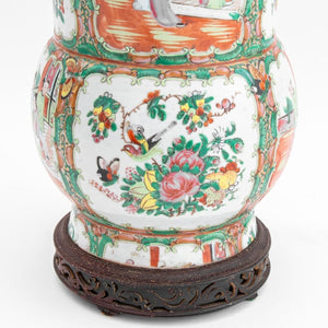 Chinese Famille Rose Porcelain Vase Mounted Lamp (9781386772787)