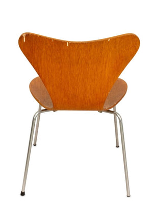 Arne Jacobsen x Fritz Hansen Series 7 Chairs, Pair (9669340889395)