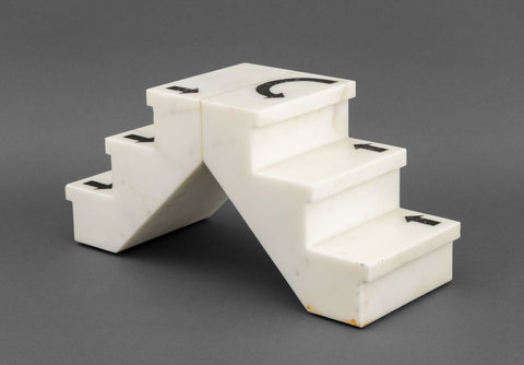 Black Marble Arrow Inlaid White Alabaster Steps